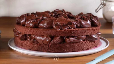 Ασύλληπτη γεύση και βελούδινη υφή - Κέικ με βουτυρόκρεμα σοκολάτας από την Αργυρώ