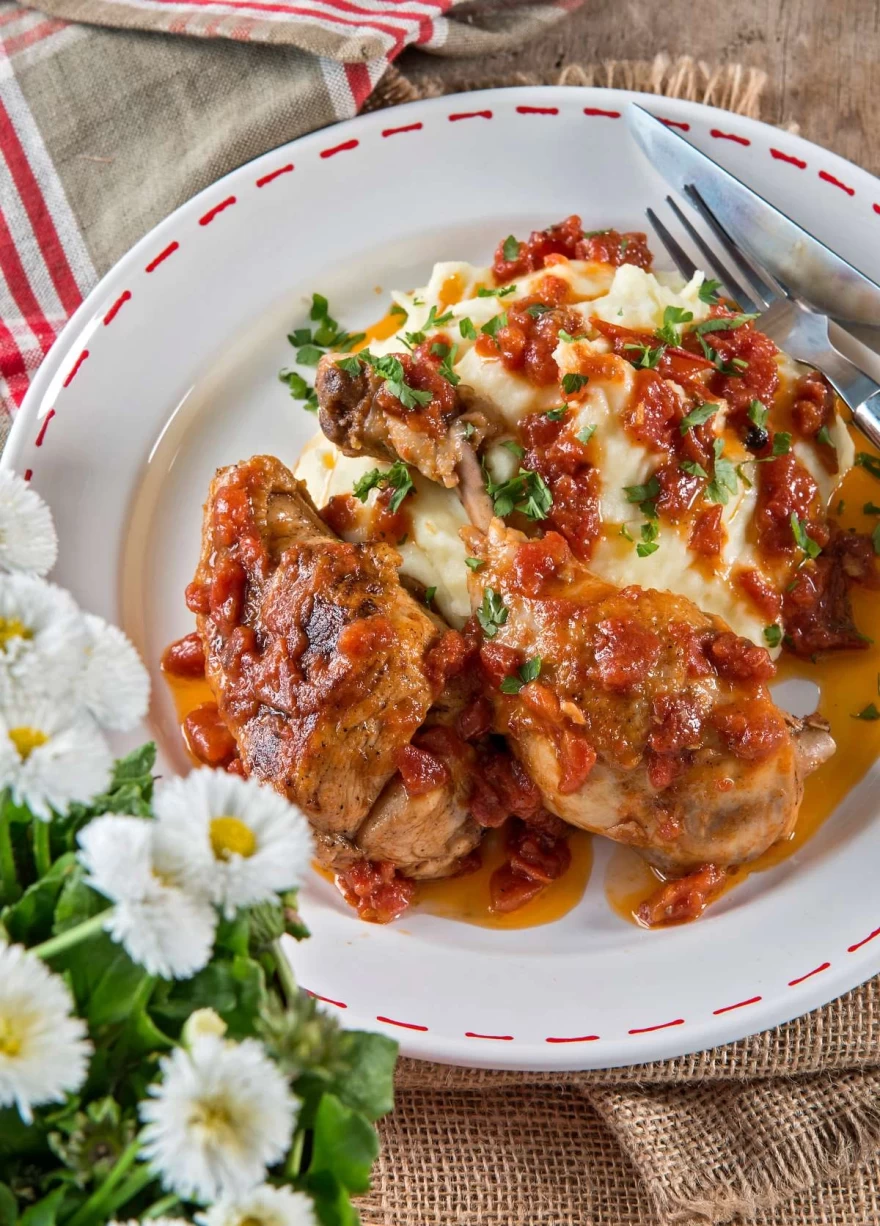 Κοτόπουλο ινούμιντο με κρασί και πουρέ - Πως να φτιάξεις μόνη σου σπίτι την Ιταλική αυτή συνταγή