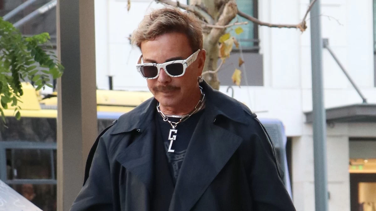 Λάκης Γαβαλάς - Ο μοναχός που τον έβρισε έχει ποινικό μητρώο: «Είναι απατεώνες, κρυμμένοι με ιμάτια»