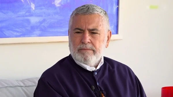 Μάκης Τσέλιος: «Οι μεγάλες κυρίες δεν επιτρέπεται να είναι γυμνές σε πολλά μέρη του σώματος...»