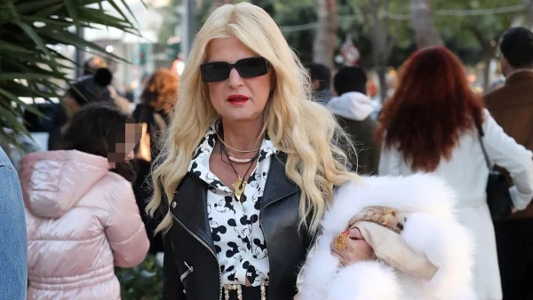 Μαρίνα Πατούλη: «Ποιά είναι αυτή πάλι;» - Αγνώριστο το πρόσωπό της στη νέα selfie που δημοσίευσε στο instagram