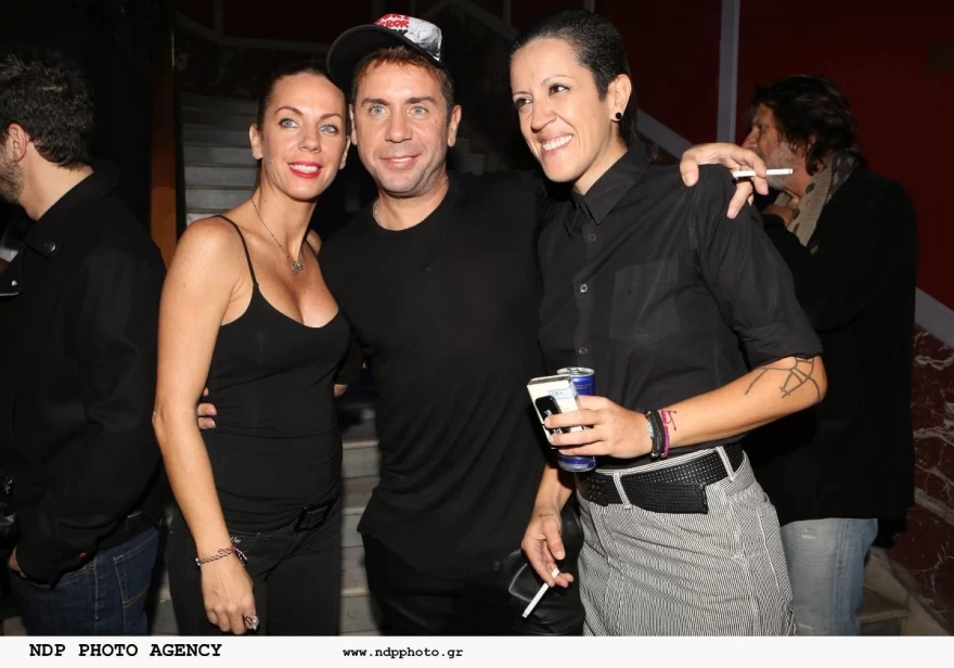 Γιώργος Μαζωνάκης με τις αδερφές του, Βάσω & Μαρία 