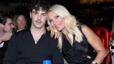 Άγγελος Λάτσιος: Συγκινεί με τις δημόσιες ευχές για τη γιορτή της μητέρας του - Το τρυφερό μήνυμα για την Ελένη Μενεγάκη