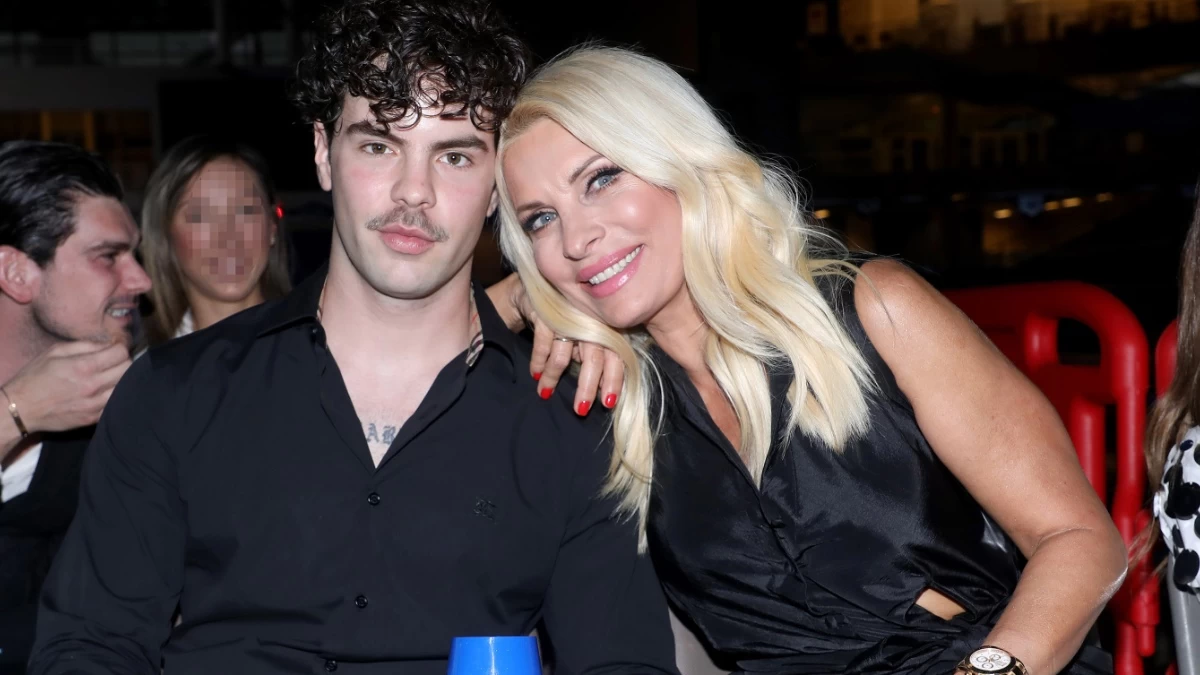 Άγγελος Λάτσιος: Συγκινεί με τις δημόσιες ευχές για τη γιορτή της μητέρας του - Το τρυφερό μήνυμα για την Ελένη Μενεγάκη