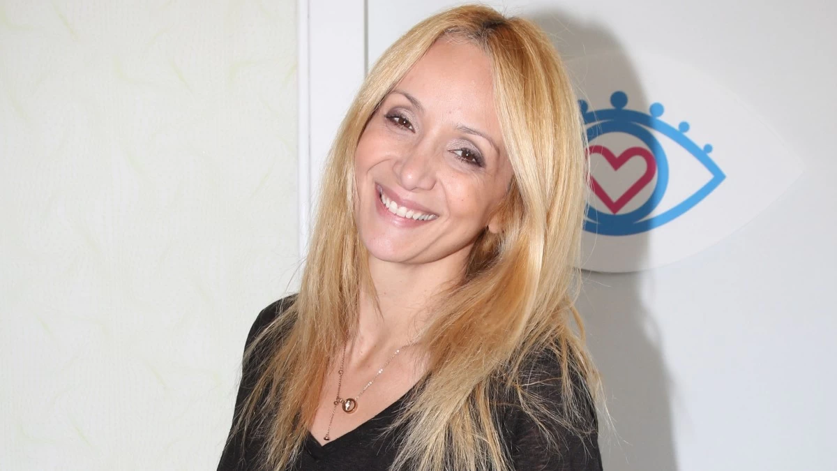 Ναταλί Κάκκαβα – Νέες αιχμές από τον δήμο Σαρωνικού εναντίον της: «Γνωρίζει καλά τα Μέσα, είναι η δουλειά της»