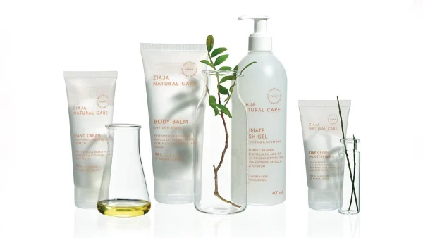 Ανακαλύψαμε τη νέα vegan σειρά καλλυντικών με καταπραϋντική, αντιρυτιδική δράση & υπέροχο πουδρέ άρωμα!