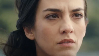 Το Ναυάγιο: Η Ειρήνη ξεθάβει το πτώμα της Κλαίρης - «Θεέ μου Κλαίρη, πόσο λυπάμαι γι' αυτό που σου συνέβη»