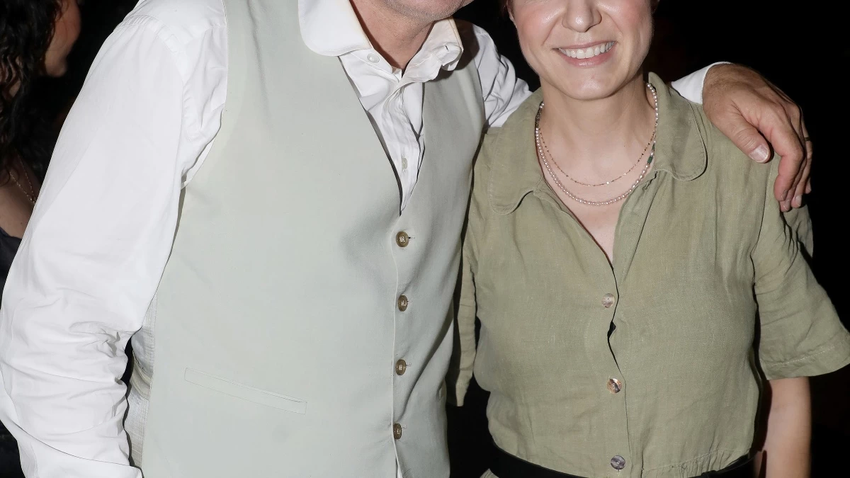 Πασίγνωστος Έλληνας ηθοποιός έγινε πατέρας για δεύτερη φορά σε ηλικία 55 ετών - Η τρυφερή φωτογραφία στο μαιευτήριο