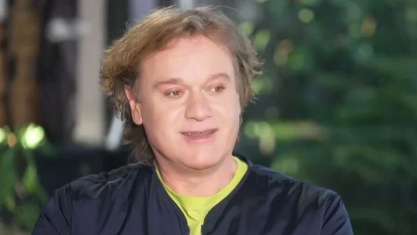 Πέτρος Γαϊτάνος: «Δεν πρέπει να ανεχόμαστε τα τραπ τραγούδια που βρίζουν τις γυναίκες»