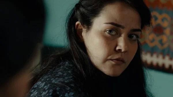 Ψυχοκόρες 7/5: «Θα σε κάψει ο Θεός που βλέπει» - Της επιτίθεται ερωτικά στην παραλία και την αφήνει ημίγυμνη