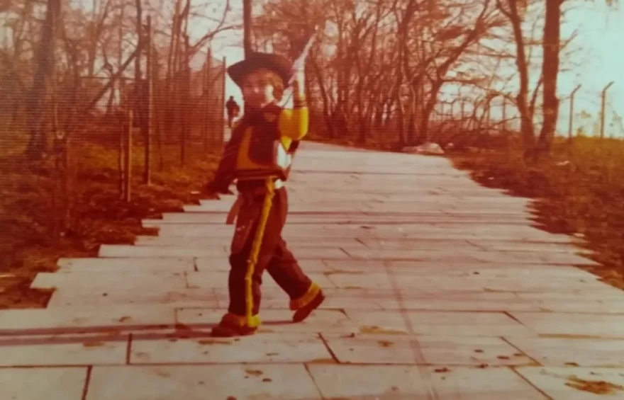 Αντώνης Ρέμος- Γερμανία- Παιδικά χρόνια