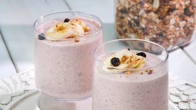 Πως να φτιάξεις το πιο θρεπτικό ροζ smoothie - Θα το λατρέψουν μέχρι και τα παιδιά