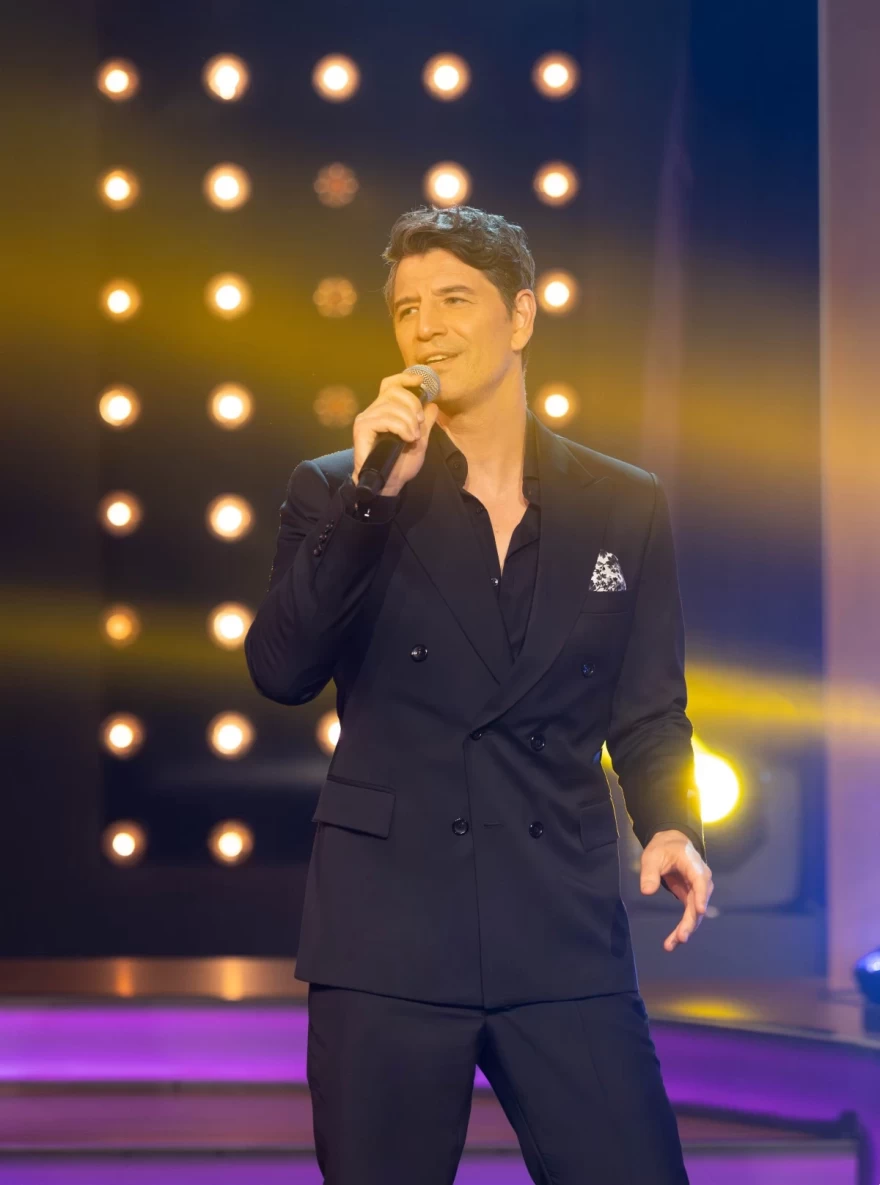 THE 2NIGHT SHOW Σάκης Ρουβάς