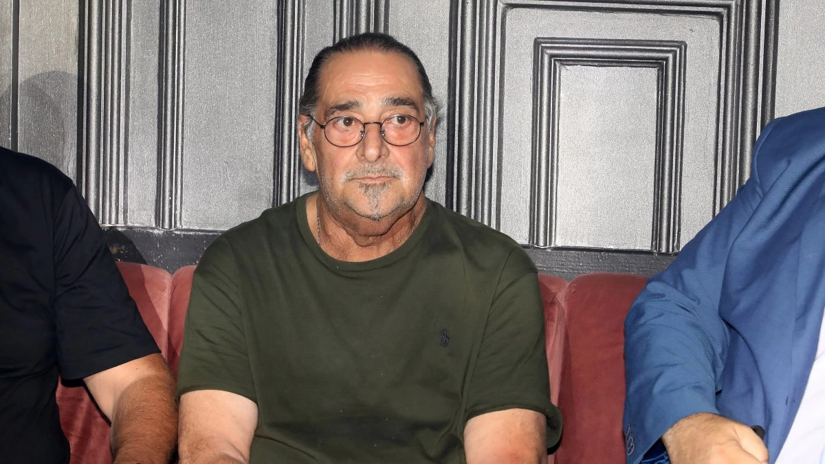 Βασίλης Καρράς: «Βγήκαν δυο τύποι με πιστόλια και τον απήγαγαν» - Η ανατριχιαστική αποκάλυψη από το σκοτεινό παρελθόν του