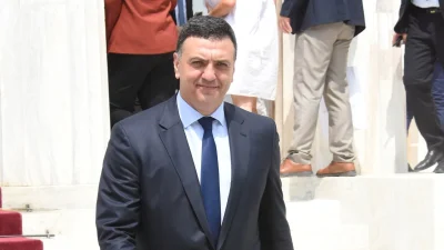 Βασίλης Κικίλιας: Από τη μία η Μπαλατσινού και από την άλλη ο γιος τους - Σήκωνε ταυτόχρονα στην αγκαλιά του τον έρωτα της ζωής του και το παιδί τους