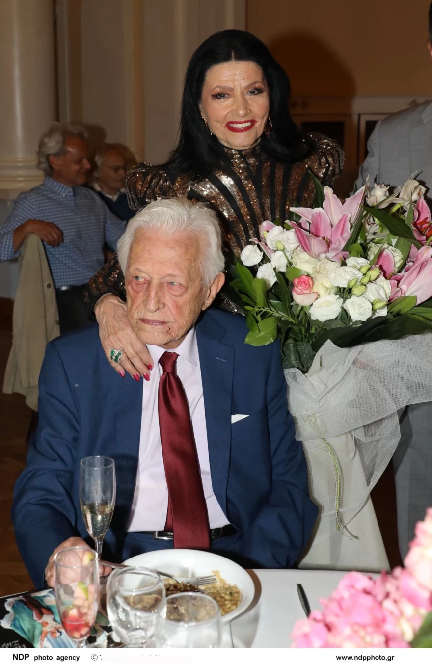 Ζωζώ Σαπουντζάκη - Γενέθλια - Σύντροφος