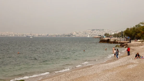 Καιρός 10/6: Σκόνη και πολλή ζέστη - Πόσο θα ανέβει η θερμοκρασία σήμερα