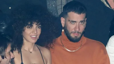 Mente Fuerte: Κάνει βάρη με το κορμί της Μαρίας Σολωμού - Το επικό βίντεο με τα παιχνίδια στον καναπέ τους