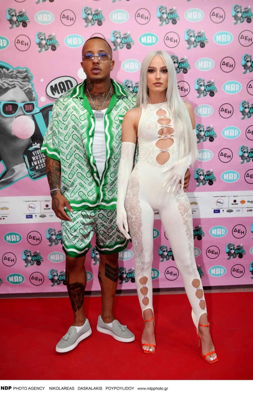 Light και της Άννας Θεοδωρίδη