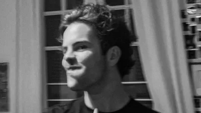 Άγγελος Λάτσιος: Η ανάρτηση που προκάλεσε την αντίδραση της αδερφής του, Λάουρας, και της Ελένης Μενεγάκη