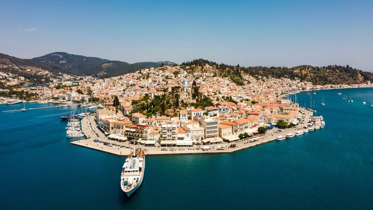 Καλοκαίρι στην Αίγινα: Ένας παράδεισος κοντά στην Αθήνα