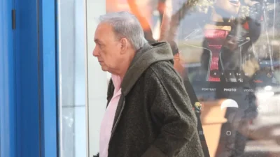 Ανδρέας Μικρούτσικος: H ανάρμοστη συμπεριφορά και τα ξεσπάσματα που φέρνουν προβληματισμό για το τηλεοπτικό του μέλλον