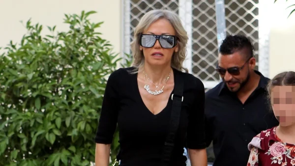 Γιάννης & Νίκος Φλωρινιώτης: Τελέστηκε το μνημόσυνο  - Συντετριμμένη και ντυμένη στα μαύρα η Αννούλα