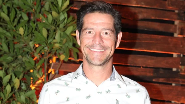 Απόστολος Ρουβάς: Σπάνια φωτογραφία με το παιδί του - Μπαμπάς και γιος αγκαλιά μαζί στη φύση