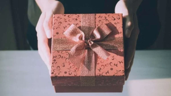 Εορτολόγιο: Ποιοι γιορτάζουν σήμερα, Παρασκευή 21 Ιουνίου