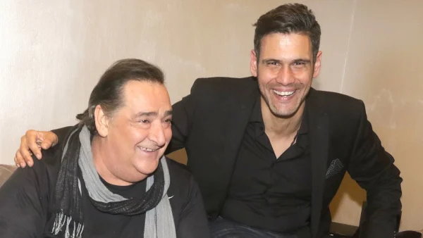 Συγκινεί ο Δημήτρης Ουγγαρέζος: «Ο Βασίλης Καρράς ήταν εκεί σε μία δύσκολη στιγμή για εμένα»