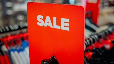 Θερινές εκπτώσεις: Πότε ξεκινούν και πόσο θα διαρκέσουν;