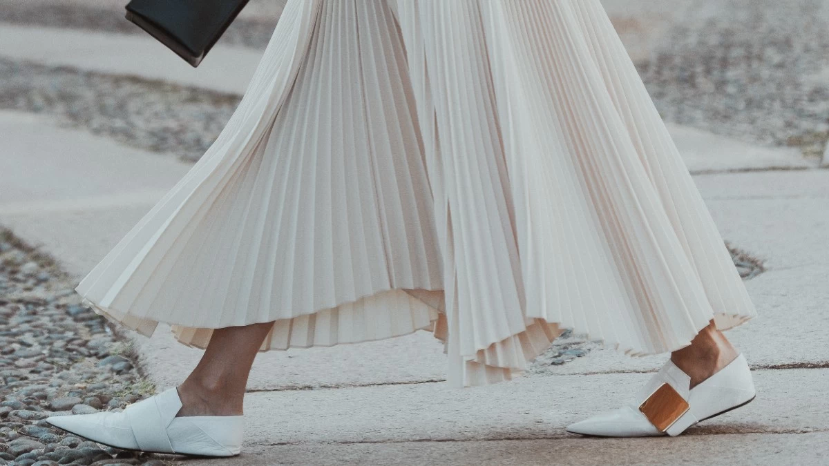 Μάξι φαρδιές φούστες & παπούτσια: Με αυτά τα απροσδόκητα σχέδια θα τις φορέσεις το καλοκαίρι