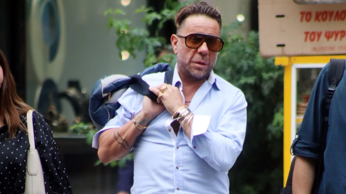 Γιώργος Μαζωνάκης: Σε μεγάλα κέφια στα μπουζούκια - Τα "έσπασε" μέχρι το πρωί μετά τη δικαστική διαμάχη με την αδερφή του