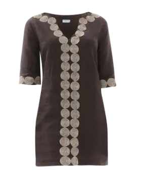 Μαύρο φόρεμα με κέντημα, €159, Haris Cotton