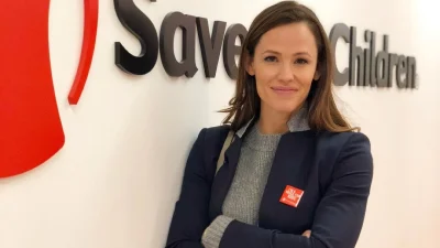 Aυτό το πολυτελές bronzer το χρησιμοποιεί και η 52χρονη Jennifer Garner - θα σου χαρίσει μια υπέροχη ηλιοκαμένη επιδερμίδα!