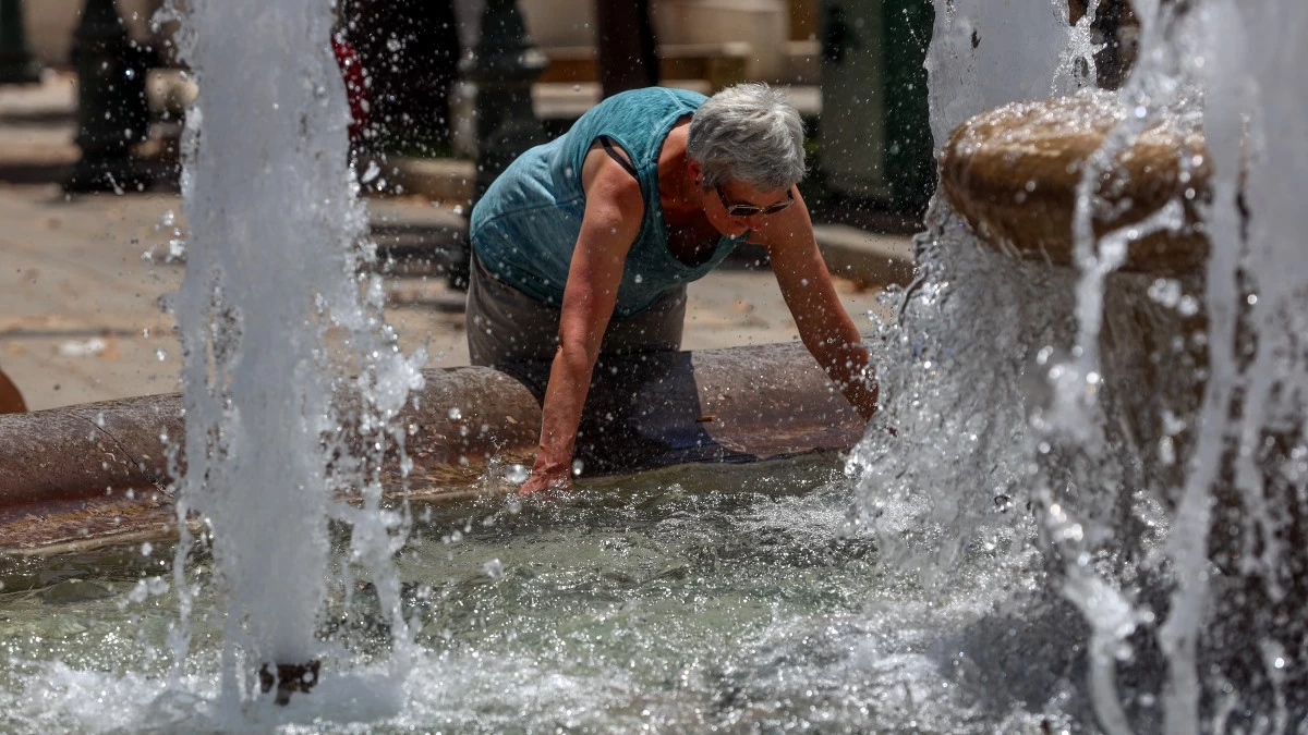 Έκτακτο δελτίο επιδείνωσης από την ΕΜΥ: Στα κόκκινα η θερμοκρασία - Σε ποιες περιοχές θα φτάσει τους 43 βαθμούς μέσα στις επόμενες ώρες
