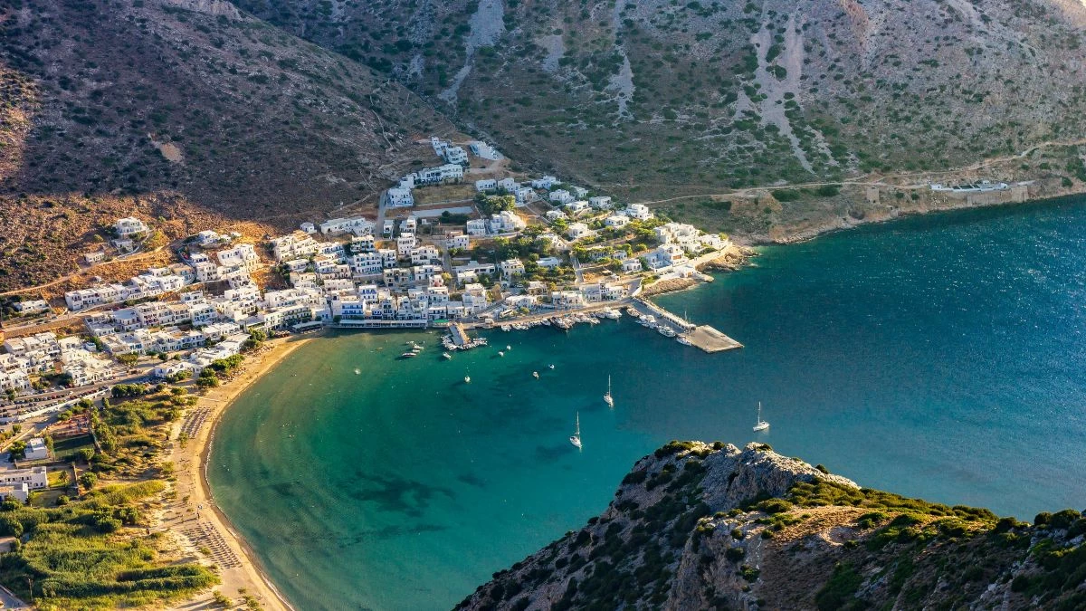 Διακοπές στη Σίφνο: Η μαγεία του καλοκαιριού απογειώνεται στην ήρεμη δύναμη των Κυκλάδων