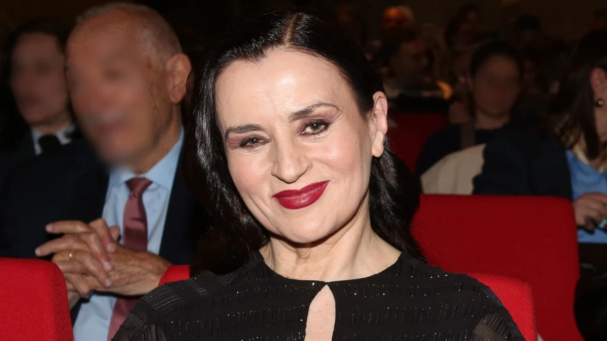 Καρυοφυλλιά Καραμπέτη: Αποκαλύπτει τον λόγο που δεν έγινε μητέρα από επιλογή