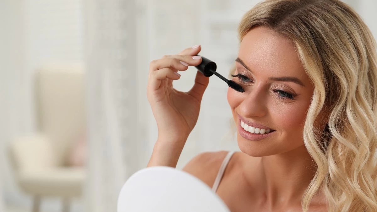 Αδιάβροχη μάσκαρα: Βρήκαμε τις καλύτερες & πιο οικονομικές για να δημιουργήσεις το τέλειο summer eye look!