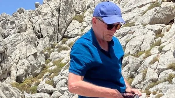 Παρουσιαστής του BBC αγνοείται στη Σύμη – Πήγε για πεζοπορία και δεν επέστρεψε από χθες