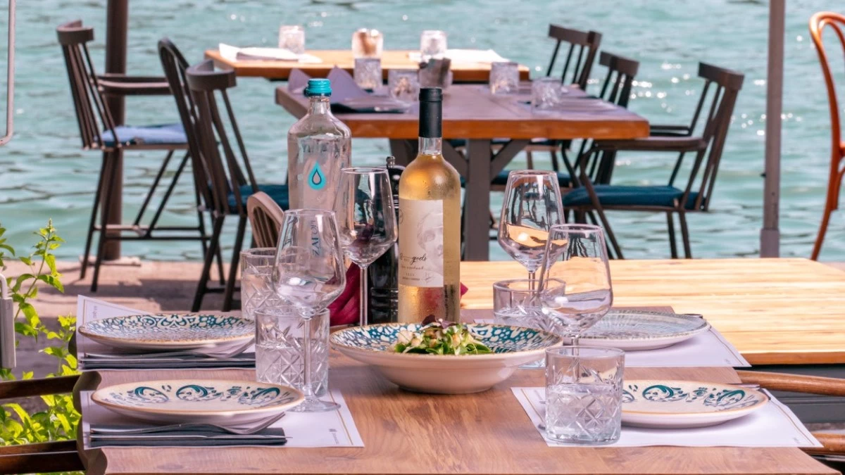 Εστιατόριο 12 Θεοί: Στα Σύβοτα απολαμβάνουμε μια γευστική εμπειρία σκέτη απόλαυση