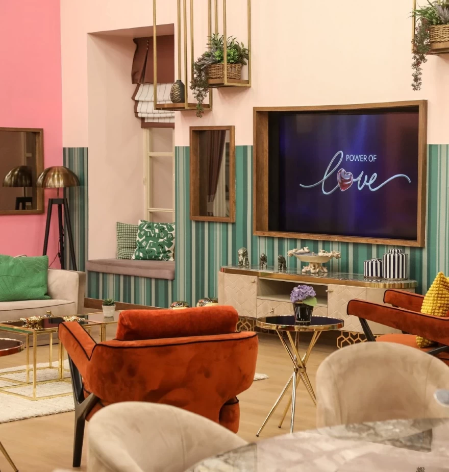 Power of Love σπίτι