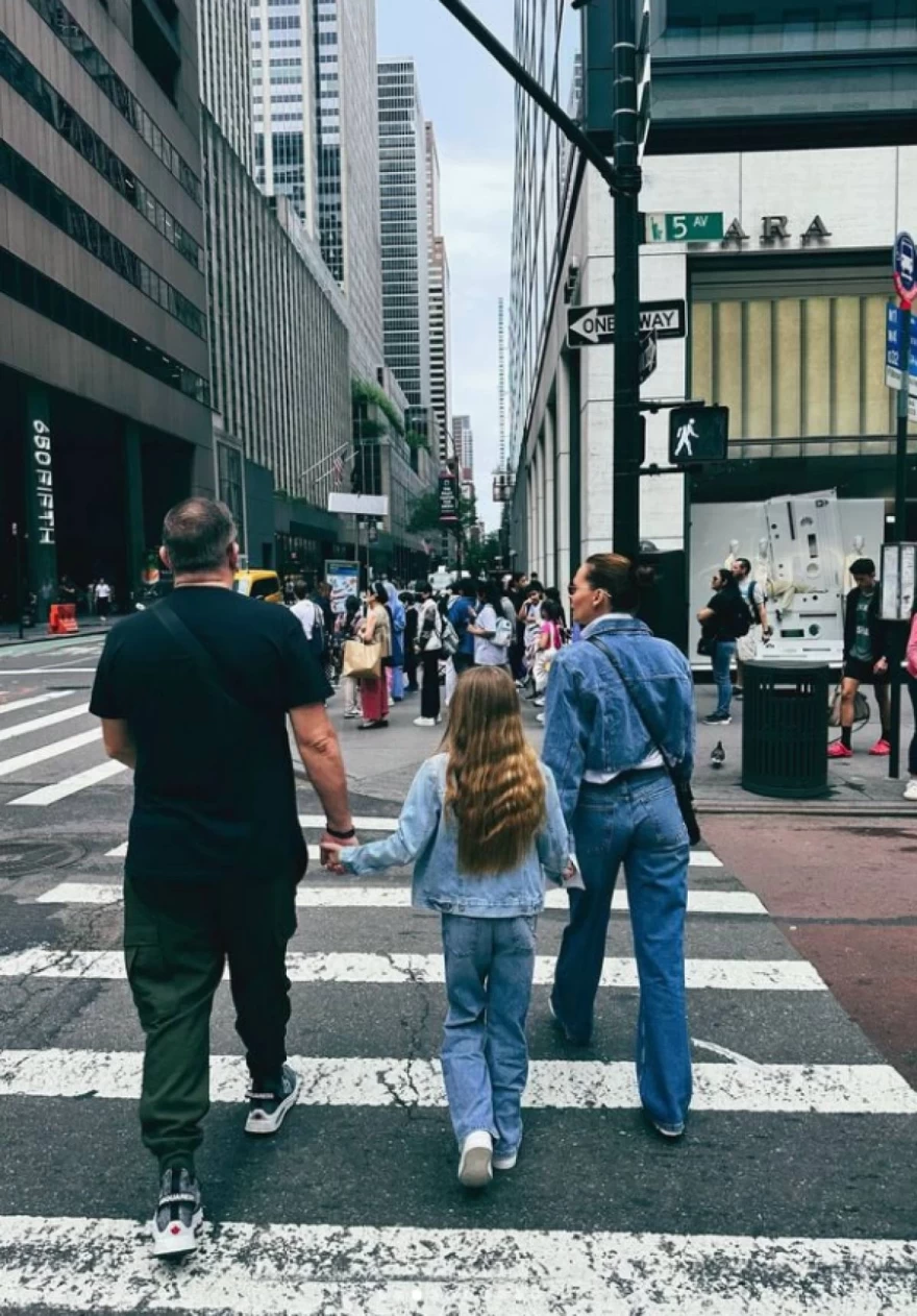 Αντώνης Ρέμος - Υβόννη Μπόσνιακ - Κόρη - Ελένη