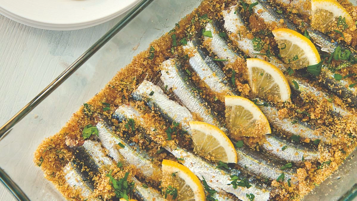 Σαρδέλες στον φούρνο: Πως να σας βγει τραγανή η κρούστα - 8 μυστικά για να τις πετύχουν μέχρι και οι αρχάριες στην κουζίνα