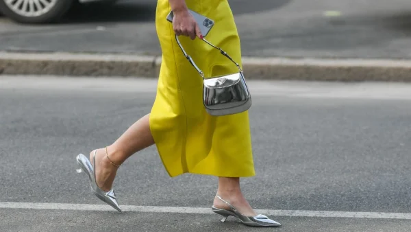 Αυτή τη θηλυκή φούστα ψήφισαν οι σχεδιαστές ως το πιο hot κομμάτι του καλοκαιριού