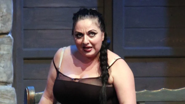 Σοφία Μουτίδου: «Με τους "Στάβλους" θα γελάσουμε! Θέλετε να σας πω πόσα έπαιρνα;» - Η αποκάλυψη για την αμοιβή της στη σειρά του ΑΝΤ1