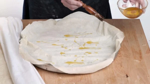 Τα 6+1 μυστικά της Αργυρώς για να ανοίξετε χωριάτικο φύλλο - Η κίνηση για να σας βγει τραγανό στο ψήσιμο