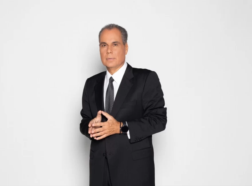 Open - Νίκος Στραβελάκης