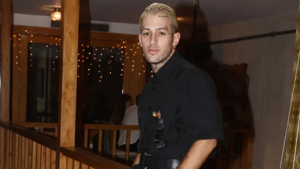 Τάσος Ξιαρχό: Είναι θετικός στον HIV – Κόσμος θέλει να συνευρεθεί μαζί του για το επίδομα