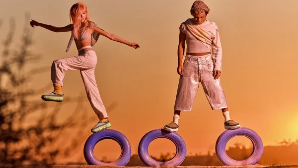 Αυτή η σεζόν θα έχει μια τολμηρή δόση περιπέτειας - Τα UGG Venture Daze απευθύνονται σ' εσένα που διψάς για εξερεύνηση, κινείσαι ευέλικτα και αναγνωρίζεις το αυθεντικό στη μόδα